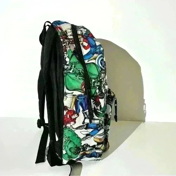 Marvel themed backpack - Picture 4 of 11